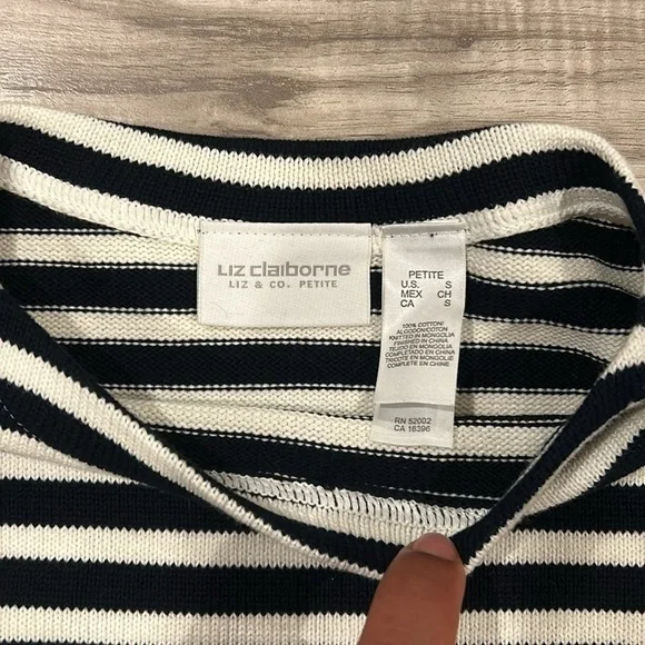 Liz Claiborne sweater size SP - Picture 3 of 5